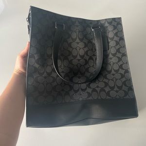 Coach tote bag, never used come with detachable strap !